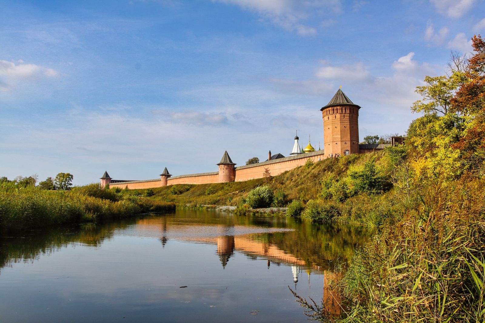 Суздаль, монастырская стена